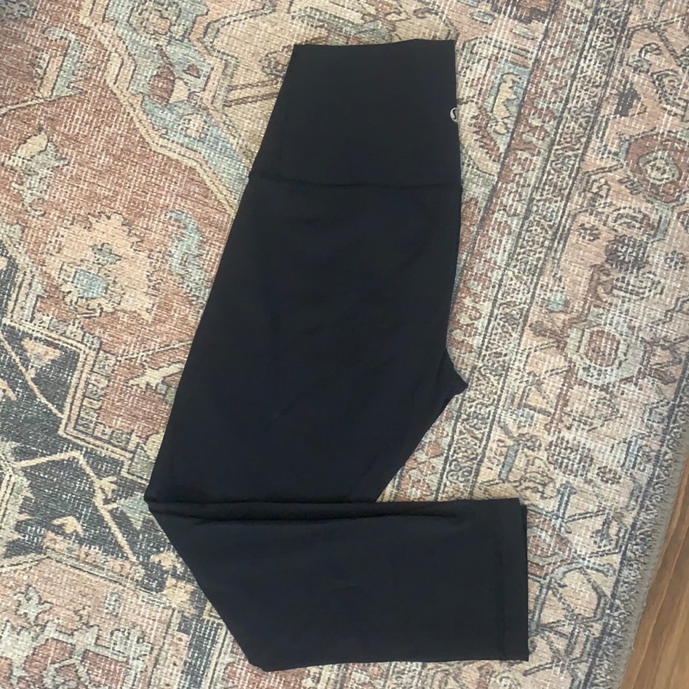 Black lululemon crops